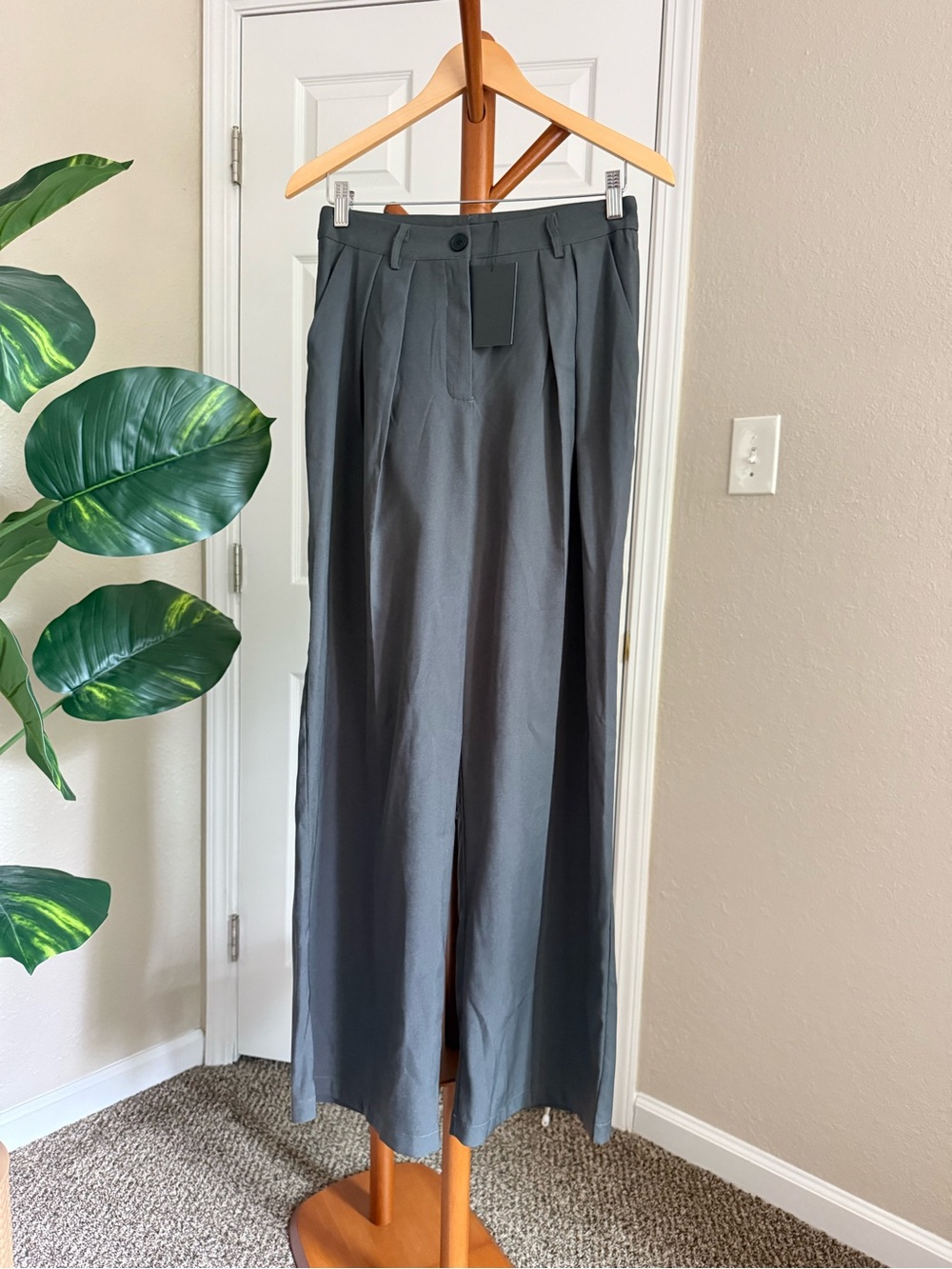 Women’s HighWaisted Wide-Leg Trouser in Gray — Modern Pleated Front